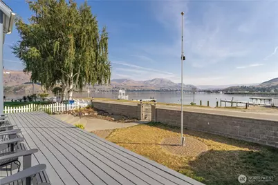 117 Water Street, Chelan, WA 98816 - Photo 1