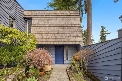 720 141st Lane SE #717, Bellevue, WA 98007 - Photo 1