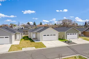 123 E 9th Ave, Moses Lake, WA 98837 - Photo 1