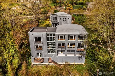 10405 47th Avenue SW, Seattle, WA 98146 - Photo 1