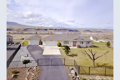 707 Ross Court SW, Mattawa, WA 99349 - Photo 1