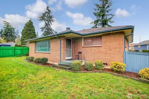 810 SW 356th St, Federal Way, WA 98023 - Photo 1