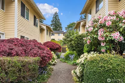 10020 NE 120th Street #C3, Kirkland, WA 98034 - Photo 1