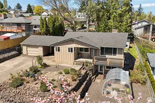 106 Dixie Ln, Longview, WA 98632 - Photo 1