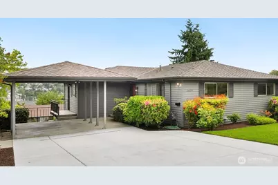 2820 25th Avenue W, Seattle, WA 98199 - Photo 1