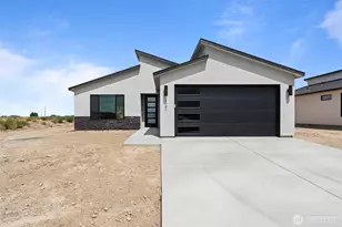 1154 E Mt Hood St, Othello, WA 99344 - Photo 1