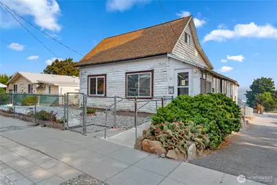 415 Walker St, Wenatchee, WA 98801 - Photo 1
