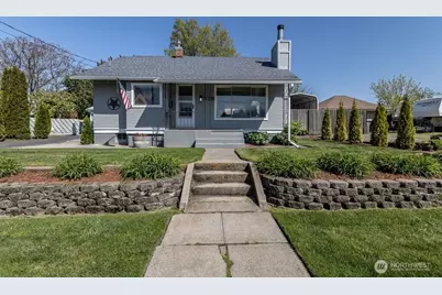 338 W Maple Street, Walla Walla, WA 99362 - Photo 1