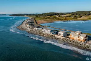 2575 W Beach Rd, Oak Harbor, WA 98277 - Photo 1