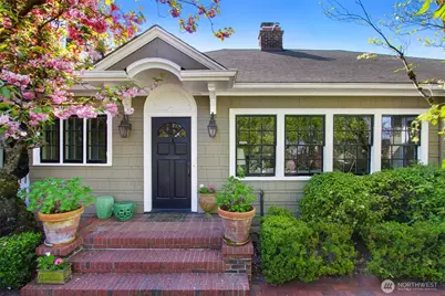 2221 12th Avenue E, Seattle, WA 98102 - Photo 1