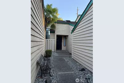 9220 77th St  SW #B, Lakewood, WA 98498 - Photo 1