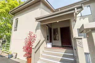 6644 Park Point Way NE, Seattle, WA 98115 - Photo 1