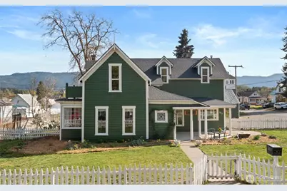 209 W 3rd Street, Cle Elum, WA 98922 - Photo 1