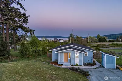 826 Farmington Drive, Greenbank, WA 98253 - Photo 1
