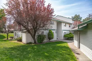 667 4th St NE, East Wenatchee, WA 98802 - Photo 1