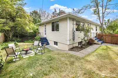 1717 N 90th Street, Seattle, WA 98103 - Photo 1