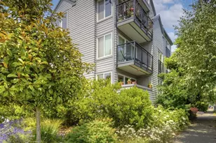 5901 Phinney Ave N, Seattle, WA 98103 - Photo 1