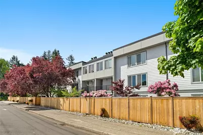 13717 Linden Avenue N #210, Seattle, WA 98133 - Photo 1