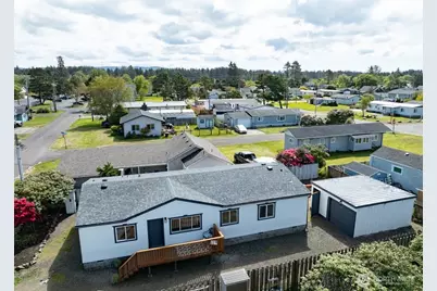 107 13th St NE, Long Beach, WA 98631 - Photo 1