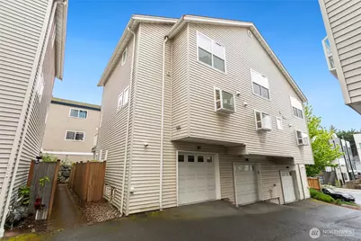 14352 Stone Avenue N, Seattle, WA 98133 - Photo 1
