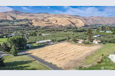 37 Golden Hills Lane, Wenatchee, WA 98801 - Photo 1