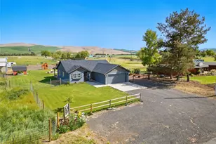 109 W 4th St, Prescott, WA 99348 - Photo 1