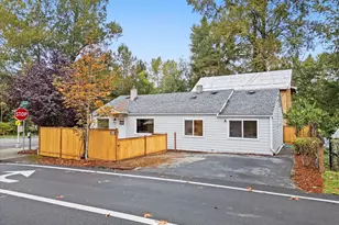 12404 NE 95th St, Kirkland, WA 98033 - Photo 1