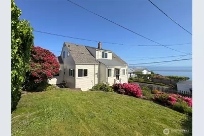 1315 1/2 W 5th Street, Port Angeles, WA 98363 - Photo 1