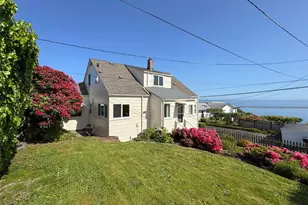 1315 1/2 W 5th St, Port Angeles, WA 98363 - Photo 1
