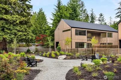640 Park Avenue NE, Bainbridge Island, WA 98110 - Photo 1