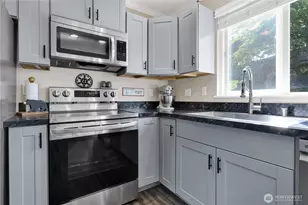 918 Cleveland Ave, Snohomish, WA 98290 - Photo 1