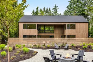 580 Park Ave NE, Bainbridge Island, WA 98110 - Photo 1