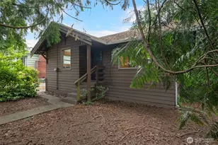 11716 16th Ave NE, Seattle, WA 98125 - Photo 1