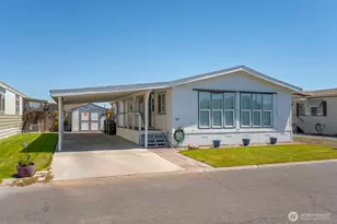 2240 W Broadway Ave, Moses Lake, WA 98837 - Photo 1