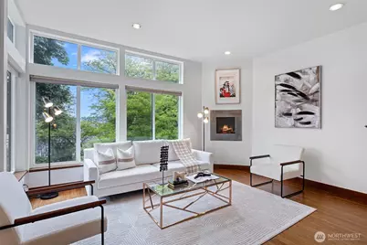 566 McGraw Street, Seattle, WA 98109 - Photo 1