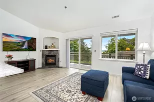 901 E Marine View Dr, Everett, WA 98201 - Photo 1