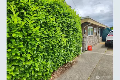 856 Harrington Avenue NE, Renton, WA 98056 - Photo 1