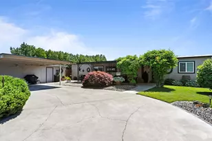 3324 W 19th Ave W, Kennewick, WA 99338 - Photo 1