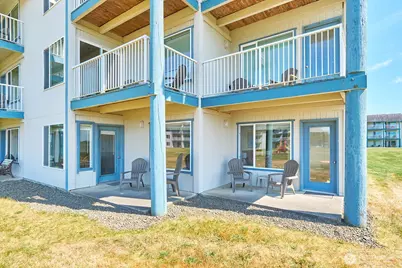 210 26th Street NW #201/2, Long Beach, WA 98631 - Photo 1