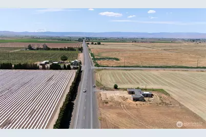 8291 Fort Road, Wapato, WA 98951 - Photo 1