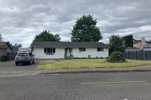 737 3rd Ave SE, Pacific, WA 98047 - Photo 1