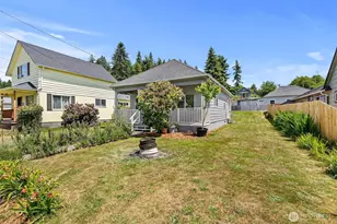 1211 Larch St, Raymond, WA 98577 - Photo 1