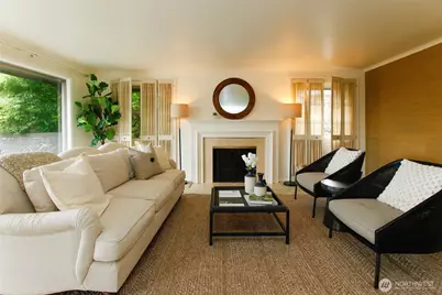 4203 NE 38th Street, Seattle, WA 98105 - Photo 1