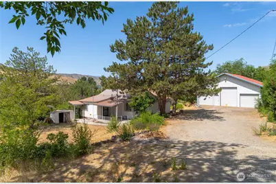 1403 Lower Sunnyslope, Wenatchee, WA 98801 - Photo 1