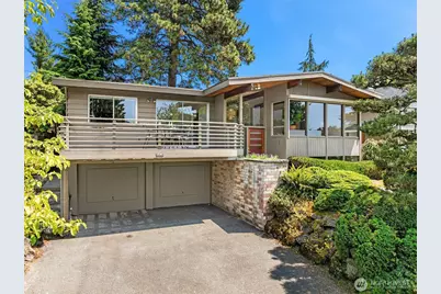 5036 45th Avenue NE, Seattle, WA 98105 - Photo 1