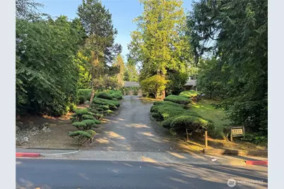 8855 Points Drive NE, Clyde Hill, WA 98004 - Photo 1