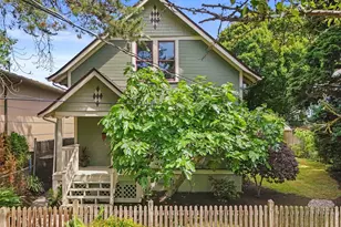 734 N 75th St, Seattle, WA 98103 - Photo 1