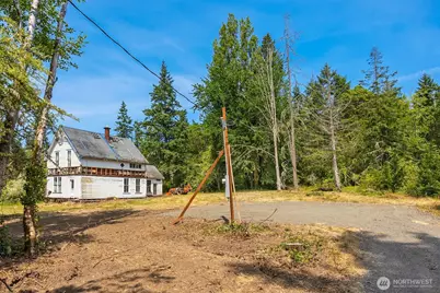 3634 Campbell Street NE, Bainbridge Island, WA 98110 - Photo 1