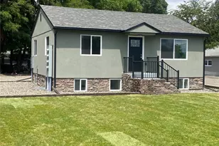 604 SW 4th St, College Place, WA 99324 - Photo 1