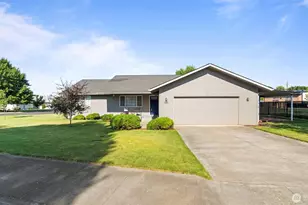 102 SE Maple, College Place, WA 99324 - Photo 1